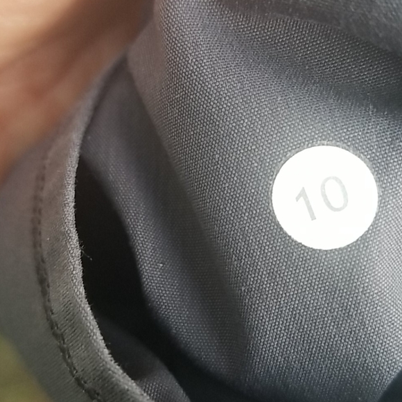 Lululemon Long Shorts Size 10 - Picture 6 of 9